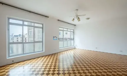 Apartamento 3 dormitórios à venda em Pinheiros-SP com 134m².