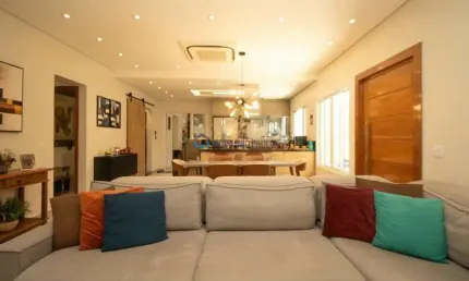 Casa a venda mirandópolis 3 suítes, 3 vagas, espaço gourmet com churrasqueira e piscina