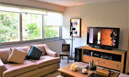 Itaim Bibi, apartamento clássico com muita luz natural!