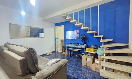 Sobrado na  vila guarani, com 2 dormitórios e garagem.