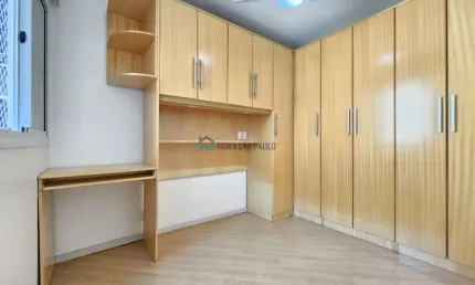 Apartamento com Sacada, 1 Quarto  1 vaga,  à Venda  em  Moema .