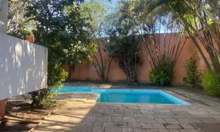 Sobrado 5 Dormitórios, 4 suítes, 7 vagas, piscina - 720m² - Vila Homero Thon