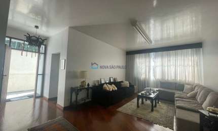 Sobrado à venda no Planalto Paulista, 720m², 3 quartos e área de lazer
