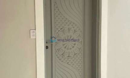 Casa comercial / venda / 4 vagas/ cozinha/ salão/ 3 banheiros, salas.