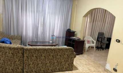 Sobrado 298m² - 3 Dormitórios, 1 suíte, 5 vagas - São João Clímaco