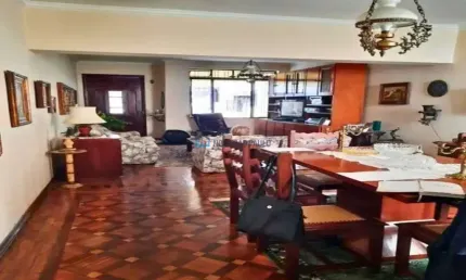 Sobrado à venda em Vila Mariana / Clementino . 4 dormitórios (1 suíte), 3 banheiros 01 vaga