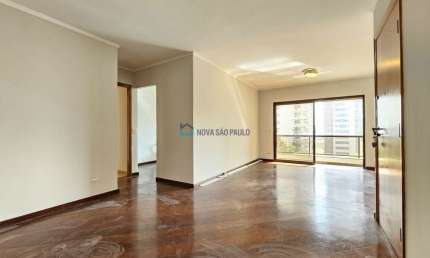 Apartamento com Varanda,  3 Quartos, 1 Suíte, 2 vagas, lazer, Campo Belo à venda, 110 metros.