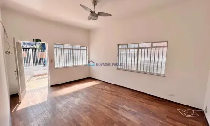 Casa térrea à venda em mirandópolis com 3 quartos e 3 vagas de garagem.