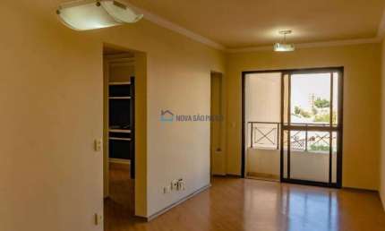 Apartamento com 80 metros de área útil, 2 vagas garagem