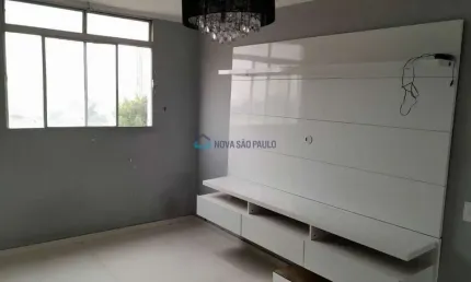 Apartamento Cupecê, vago, reformado, próximo a escolas, bancos, supermercados, poupa tempo, drogaria