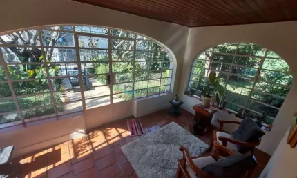 Casa térrea  à venda no Campo Belo com 750m² de terreno.