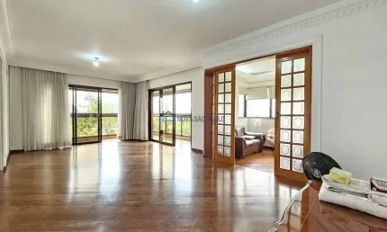 Mansão suspensa no miolo do paraiso, com 4 dormitórios e 4 vagas.