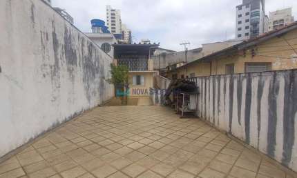 Casa com quintal gigante no bairro do Bosque da Saude