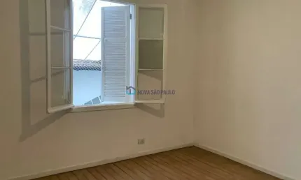 Sobrado à venda na Vila Clementino com 2 dormitórios, 1 suíte e 1 vaga