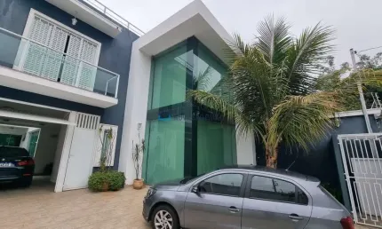 Sobrado tríplex seminovo, 4dts,4suites,6 vagas, espaço gourmet, jacuzzi! jd da saúde