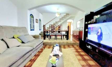 Casa com 3 quartos à venda na Rua Bernardino de Aguiar, --, Jardim Maria Estela, São Paulo
