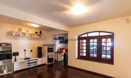 Sobrado à Venda no Jabaquara com 260m², 3 Suites e 3 Vagas com Ar Condicionado a 10 Minutos do Metrô