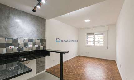 Studio na Vila Buarque | Reformado | Próximo do Metrô