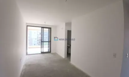 Apartamento a venda em moema/ 2 suites,sala 2 ambientes, 2 vagas , aceita pet, com piscina.