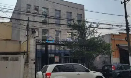 Prédio comercial - 700 m ( 10 min)  metrô são judas.
