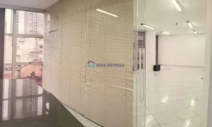 Sala comercial com 1 sala à venda na Rua José Bonifácio, --, Sé, São Paulo