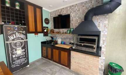Casa Espaçosa no Brooklin: Varanda, Quintal e Localização Privilegiada Esperam por Você!
