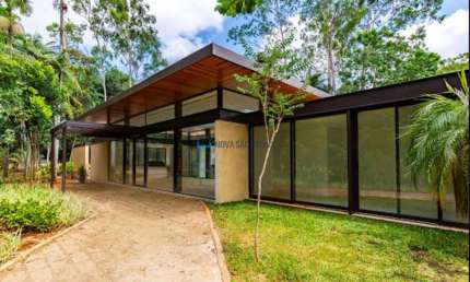 Casa térrea à venda no Condomínio Chácara Flora com 4 dormitórios