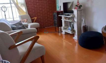 Apartamento  próximo Shopping Plaza Sul, escolas, supermercados, bancos, andar alto, ensolarado.