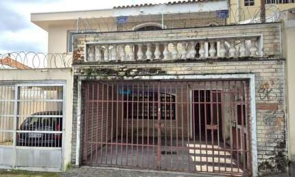 Sobrado para reforma a venda a 300 metros do Colégio Santo Américo