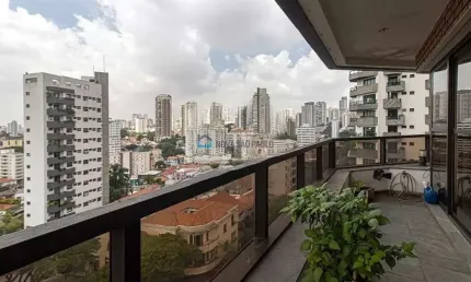 Apartamento na aclimação  215 m²  4 dormitórios 3 vagas