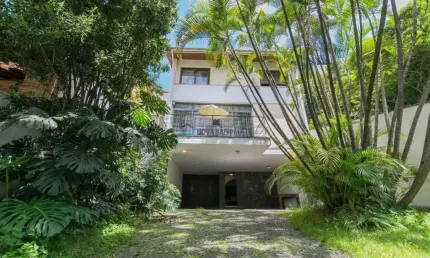 Imóvel Espaçoso à Venda na Vila Mariana com Preço Imperdível! 3 Quartos, 1 Suíte e 3 Banheiros