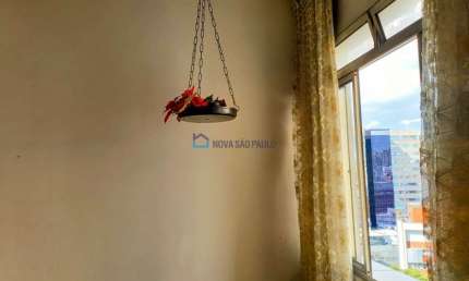 Apartamento 2 quartos, 1 vaga, a 350 metros do Metrô Liberdade