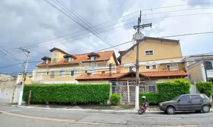 Sobrado Triplex em condomínio, 3 dormitórios com Suíte, 3 vagas próximo ao Metrô Saúde
