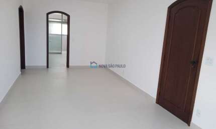 Apartamento reformado a 400 metros do metrô V Mariana!