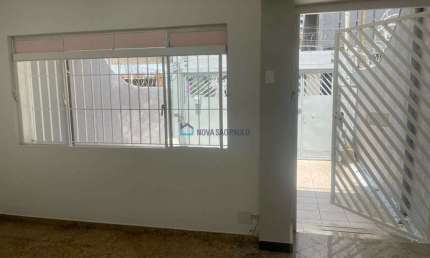 Sobrado 140m², 2 dormitórios, 2 vagas. Vila Santa Catarina !