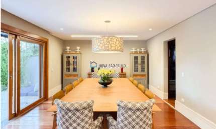 Casa de condomínio à venda com 385m², 4 quartos e 9 vagas