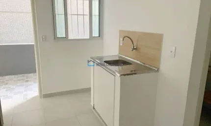 Kitnet à venda, com 1 dormitório e 1 banheiro, na Vila Monumento