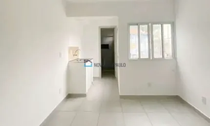 Kitnet à venda, com 1 dormitório e 1 banheiro, na Vila Monumento