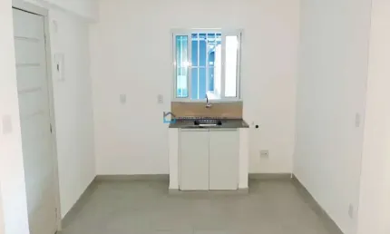 Kitnet à venda, com 1 dormitório e 1 banheiro, na vila monumento