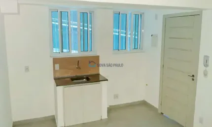 Kitnet à venda, com 1 dormitório e 1 banheiro, na vila monumento