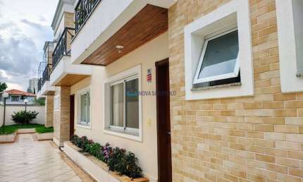 Casa em Condomínio / Saúde com 03 dormitórios e 2 vagas