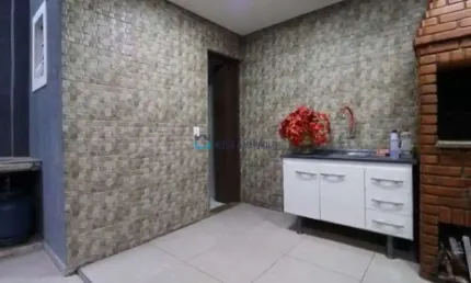Sobrado com 102m² no jardim miriam, 03 dormitórios sendo 02 suites.