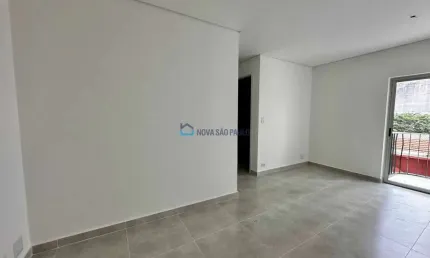 Apartamento a venda na aclimação| 50m²| 2 dormitórios| sala| cozinha| varanda| banheiro| 1 vaga.