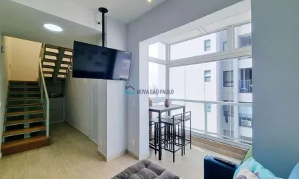 Apartamento Duplex à venda, com 2 quartos, 1 suíte, closet, sacada, 1 vaga, na Vila Mariana