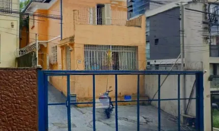 Sobrado 7,4m x 28,8m = 213m² nas imediações do Metro Santa Cruz
