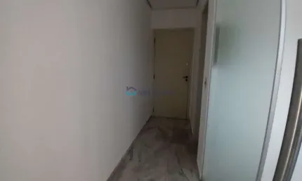 Sala comercial à venda em São Judas com  1 vaga de garagem.