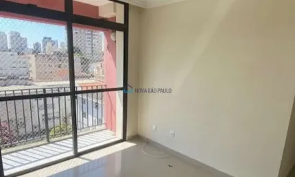 Apartamento Saúde, com 02 dorm, sacada, 01 vaga! Metro.
