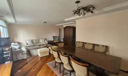 Apartamento a venda de três dormitórios, com 170m², na Bela Vista