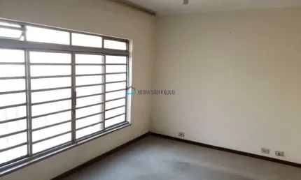 Sobrado à venda na Vila Clementino com 3 quartos e 3 vagas de garagem.