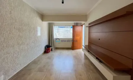 Sobrado à Venda na Vila Gumercindo , 2 Dormitórios e 2 Vagas